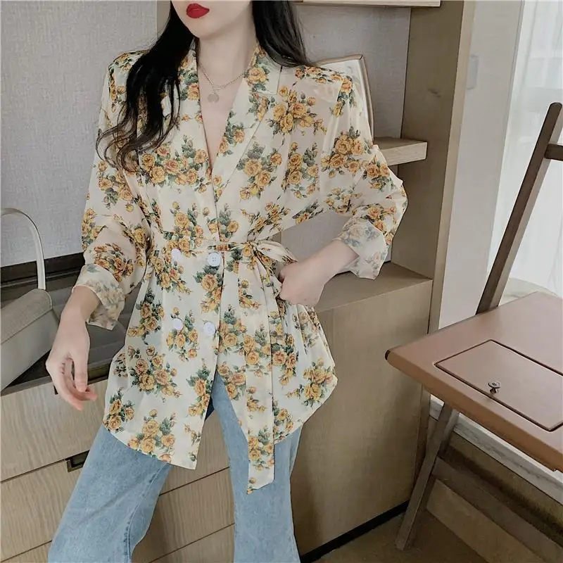 Camicia floreale con fasciatura con scollo a v stampata Vintage abbigliamento donna 2022 autunno New Loose Sweet top All-match Office Lady camicetta