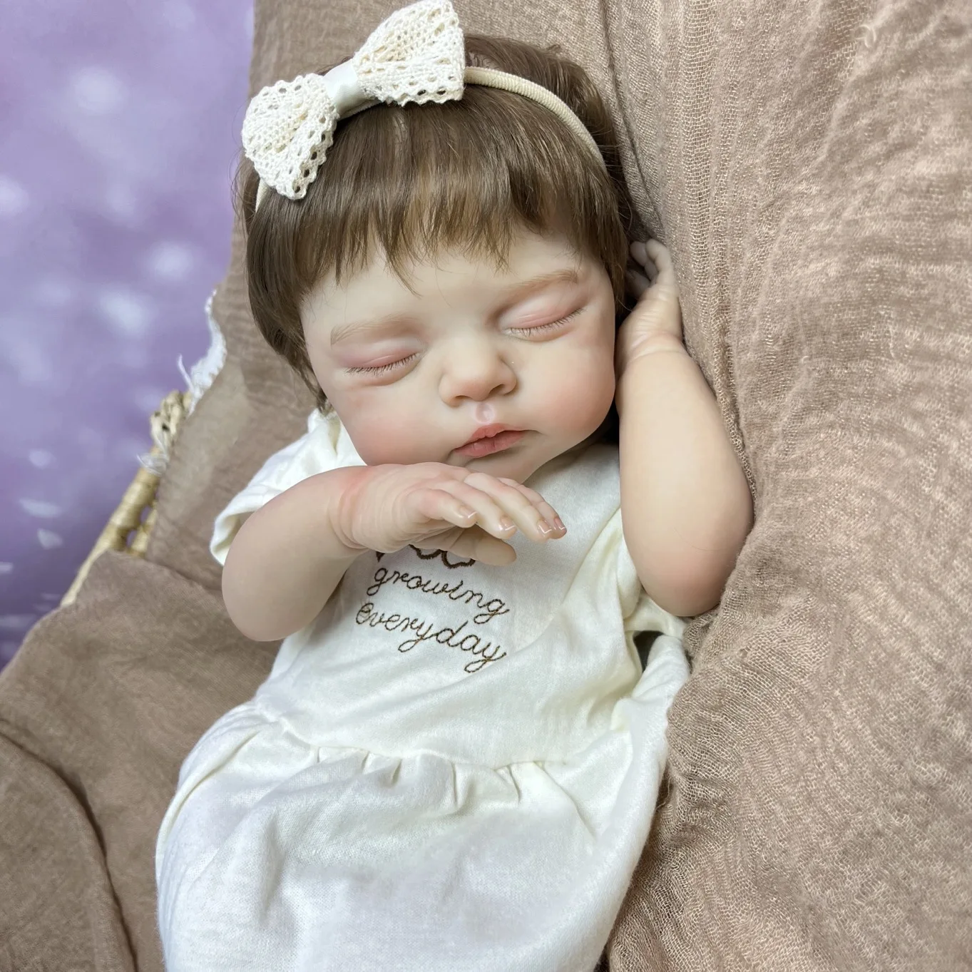 48 CM Lalka Reborn Śpiąca z Widocznymi Żyłkami, Malowana 3D, z Miękkim Materiałowym Ciałem, Realistyczny Prezent Urodzinowy, Zabawka do Domku dla Lalek