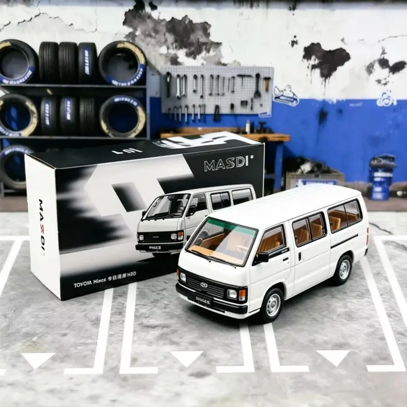 1:64 Hiace H50 VAN Alloy Freight Truck Model Diecasts Metal Classic Old Commercial Vehicles Car Model Simulation Miniature Scale