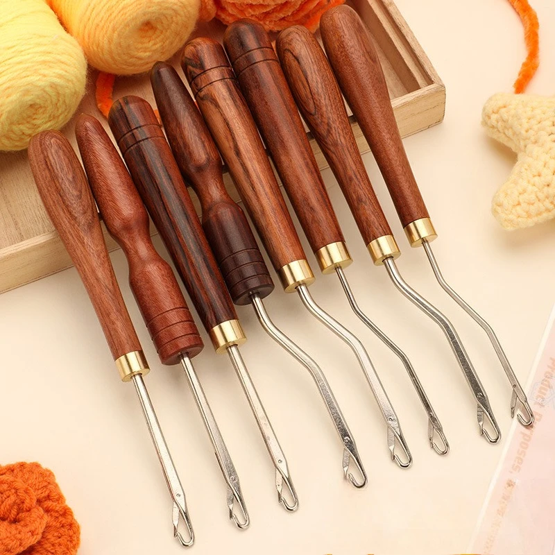 Hot sale 1Pc Latch Hook Rug Kits DIY Latch Crochet Hook Wooden Handle Needle Puller Tool for Canvas Mat Rug Craft Handmade Tools