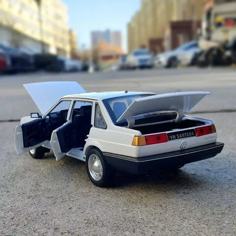 1/24 Legering Diecast Santana Automodel Speelgoed Hoge Simulatie Voertuig met Geluid Licht Trek Collectie Decoratie Cadeaus voor Jongens