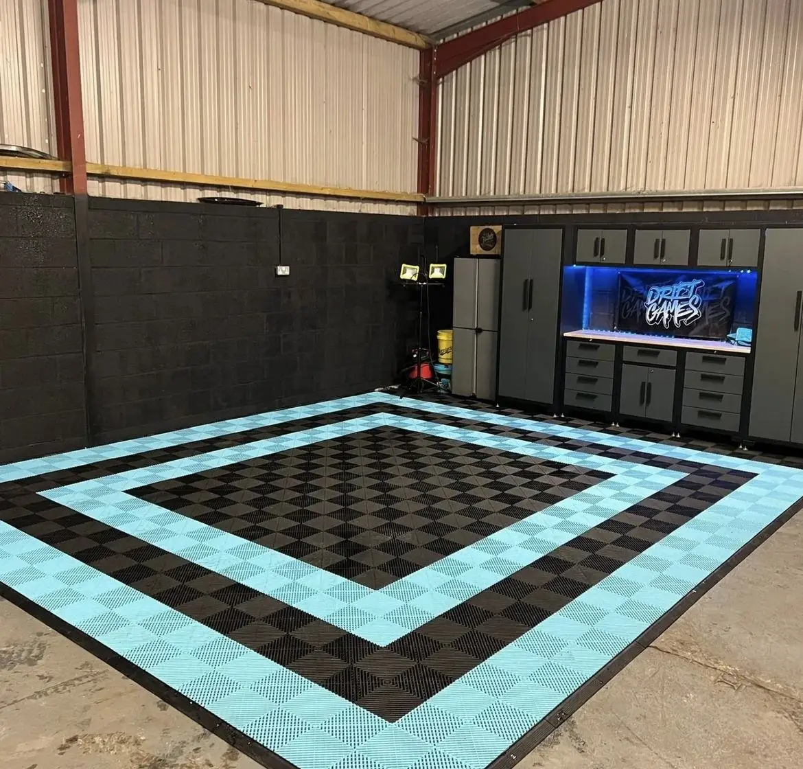 

Garage Floor Surface Covering Mat, Automotive Repair Shop Detailing, Car Workshop Detail Garage