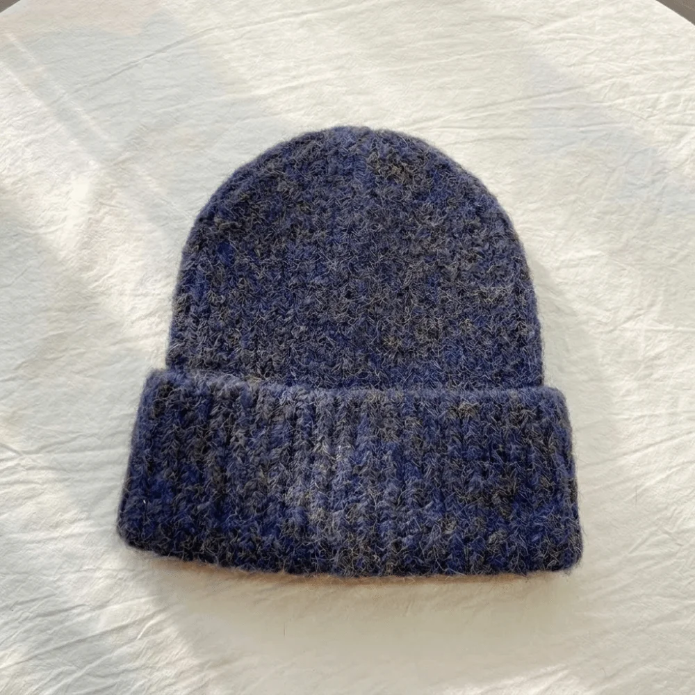 Retro-Mütze mit gemischten Farben und Streifen, hält warm, weiche Strickmütze, verdickte thermische Warmmütze für den Alltag. – Detail 4