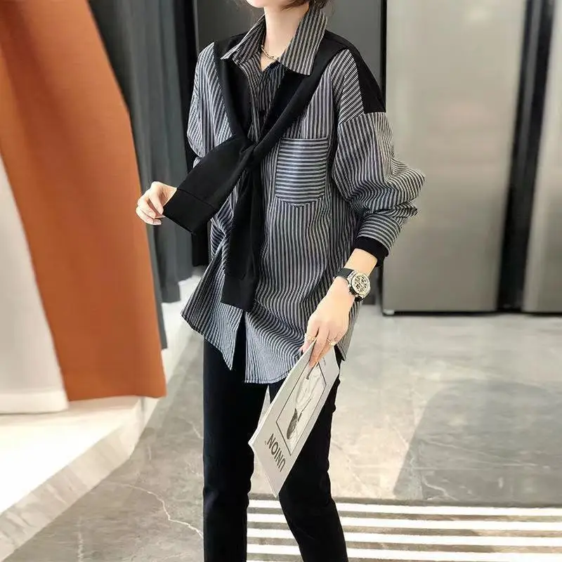 Dragging Cool Women\'s High End Black Grey Stripe Top Shirt Women\'s Design Sense Fashion Outwear Versatile Style New Style