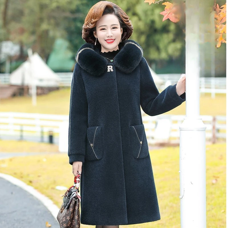 2023 New Winter Women Temperament Thicken Warm Mid-Length Hooded Woolen Outwear Middle-Aged and Elderly Faux Mink Velvet Coat