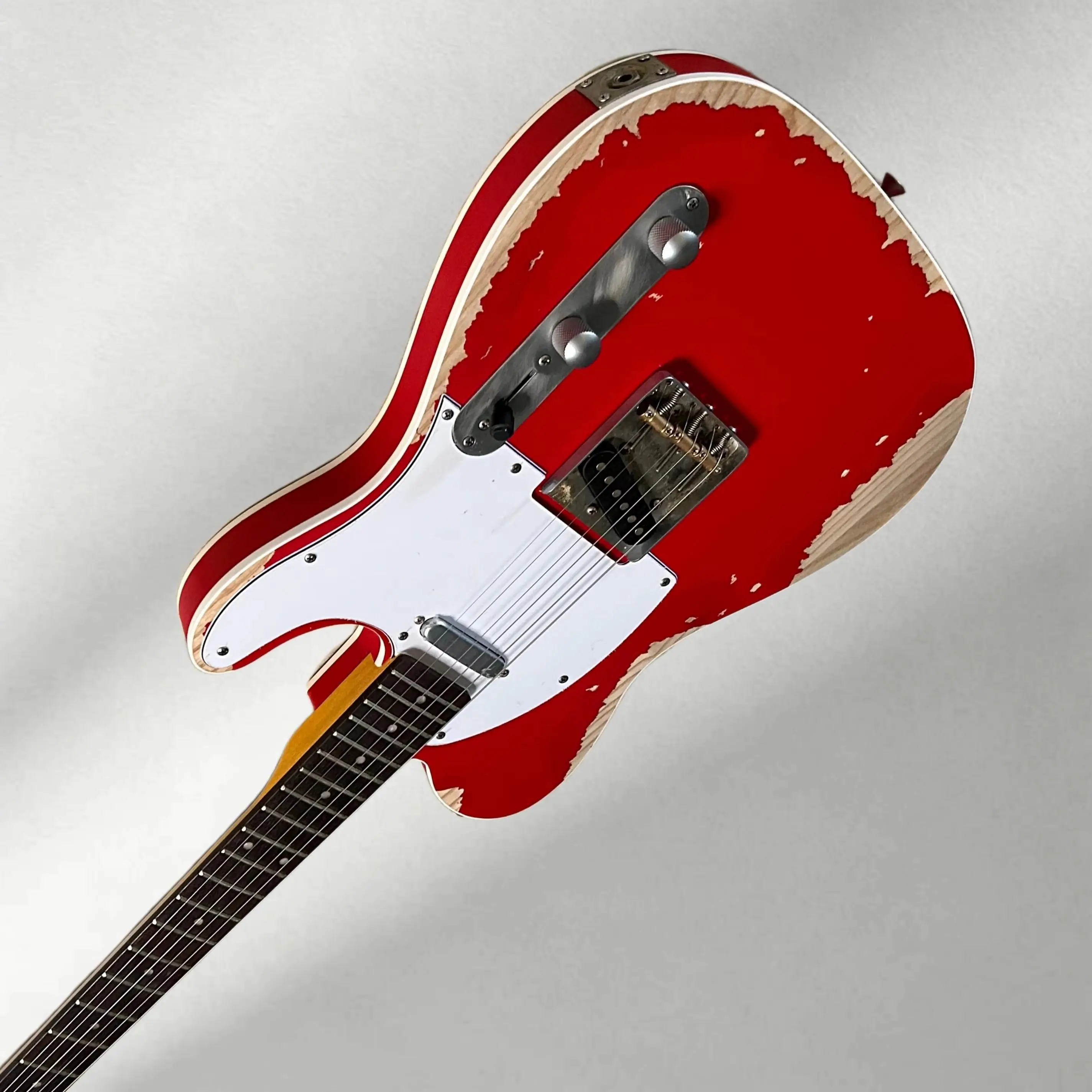 

Aged Electric Guitar Ash Body Rosewood Fretboard Red Color Double Binding