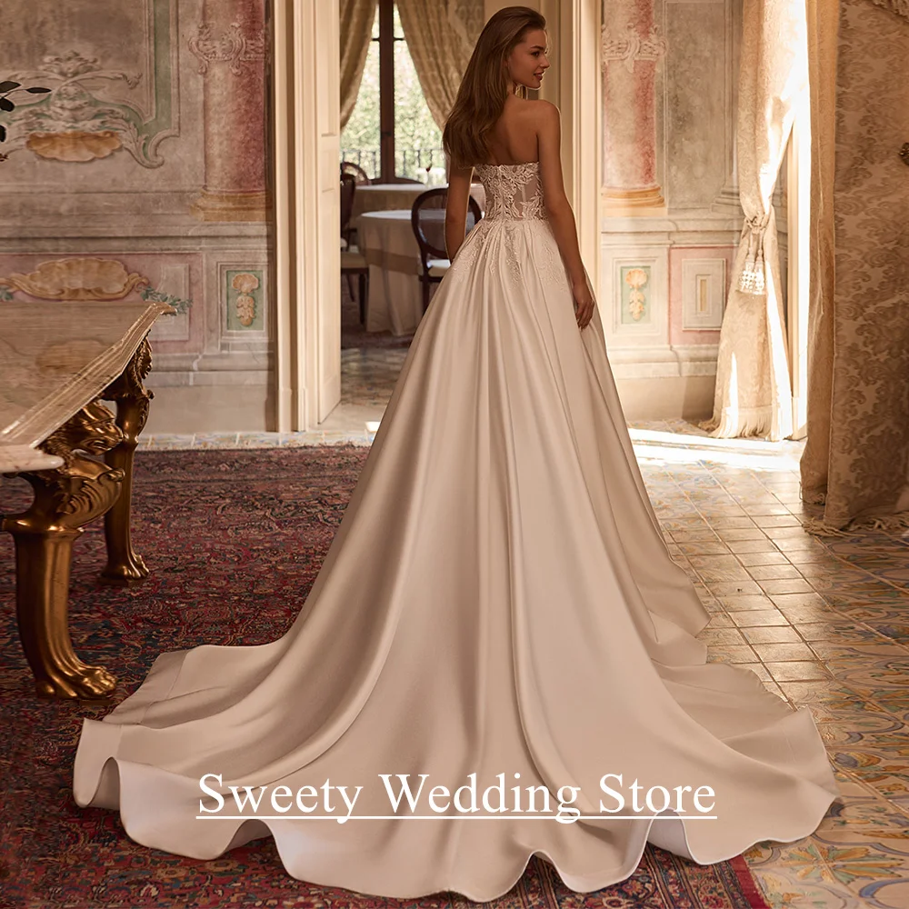 New Woman Bride Wedding Dress Customized V Neck Sleeveless Beading Applqiue A Line Satin Bridal Gown with Jacket bolero
