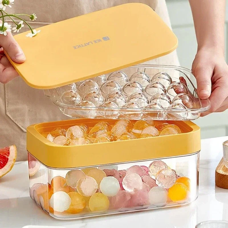 

Mini Ice Cube Tray With Lid And Bin Cube Maker Ice Mold Ice Cubes Storage Box Spill-resistant Removable For Whiskey Cocktail