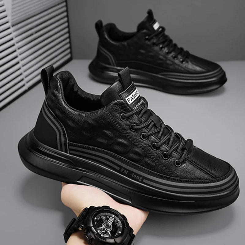 Men Sports Casual Shoes Black Leather Casual Shoes Autumn Fashion Sneakers Outdoor Comfort Sports Platform Shoes Tenis Masculino