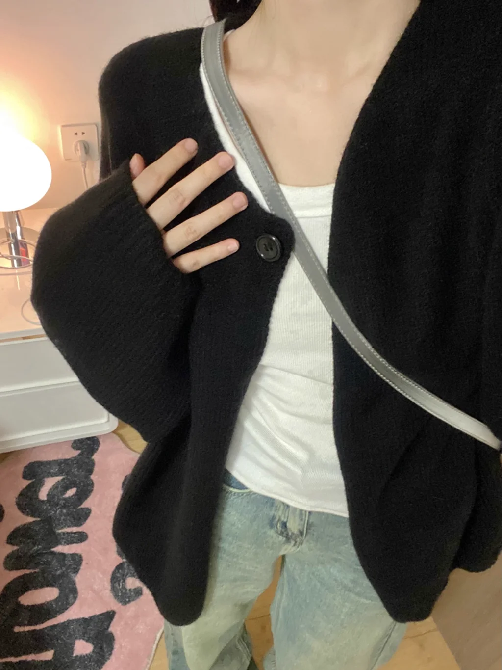 

Женский вязаный кардиган на одной пуговице, черный свободный свитер из мягкого хлопка с круглым вырезом и длинными рукавами, осень