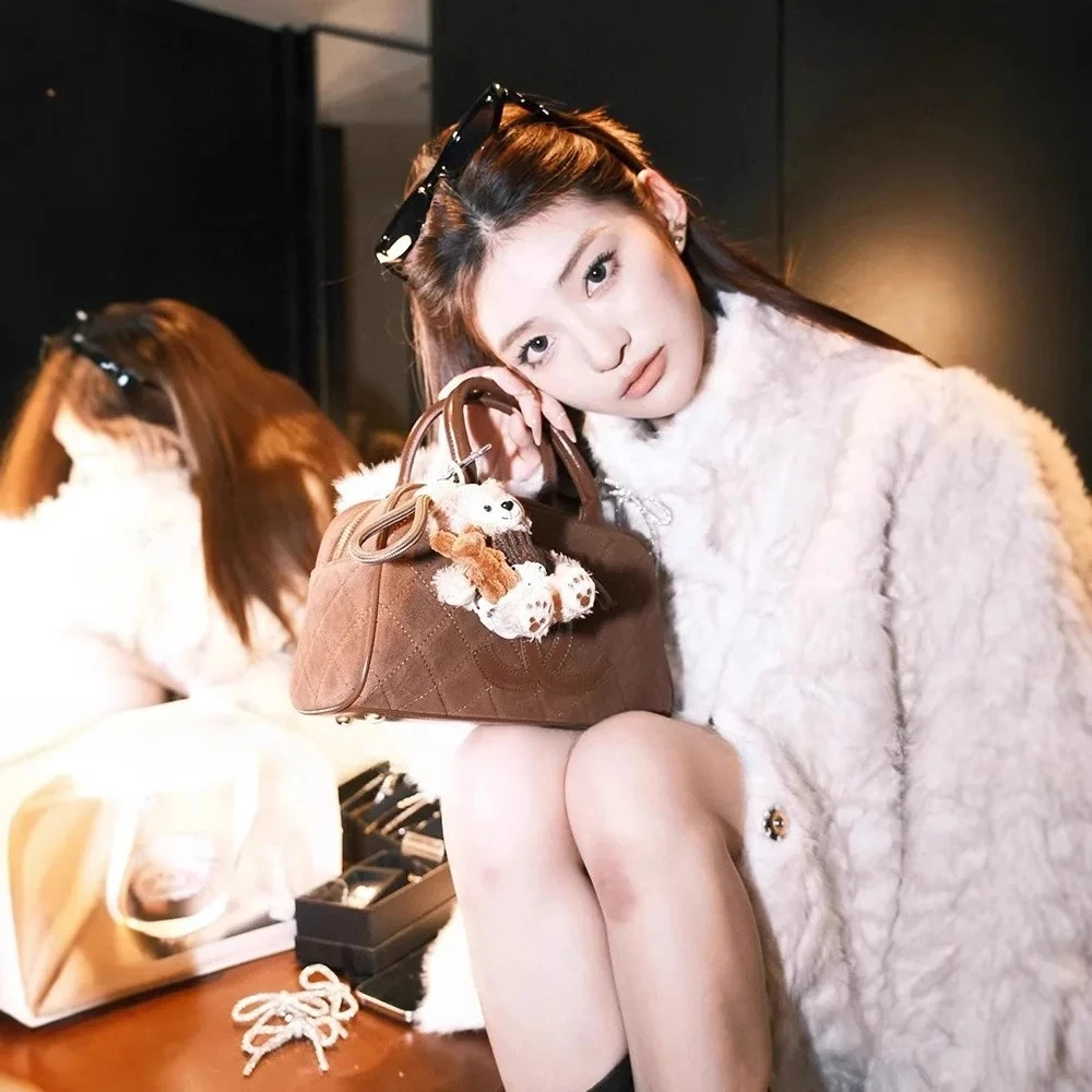 Women's Winter Warm Short Small Volcano Nunu, Moon Shadow Girl, Stand-up Collar Dyed Pointed Environmentally Friendly Fur Jacket