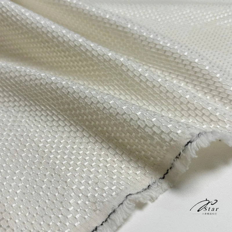 32mm White Plaid Silk Rayon Jacquard Fabric Suit Jacket Silk Satin Fabric Spring view 4