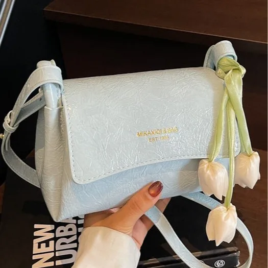 

2025 дизайнерская новая модная женская маленькая квадратная сумка из текстурированной кожи, простая сумка через плечо, сумка через плечо, кошелек высокого качества