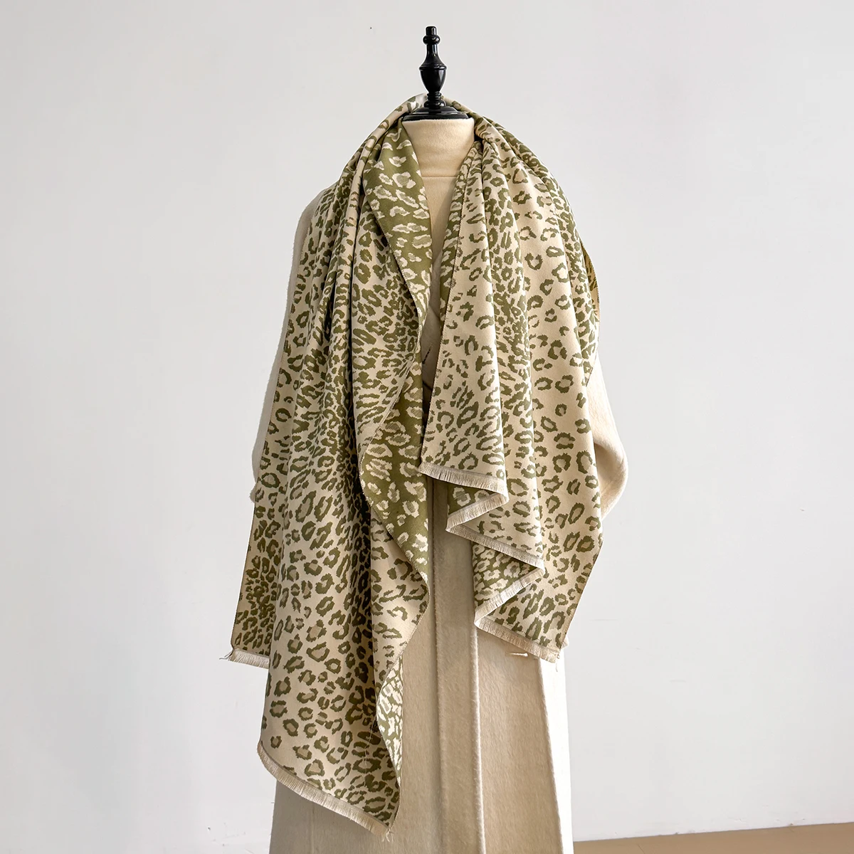 

New Luxury Winter Leopard Two-Sided Cashmere Jacquard Scarves High Quality Women Thicken Wrap Shawl Ladies Wool Pashmina Scarf