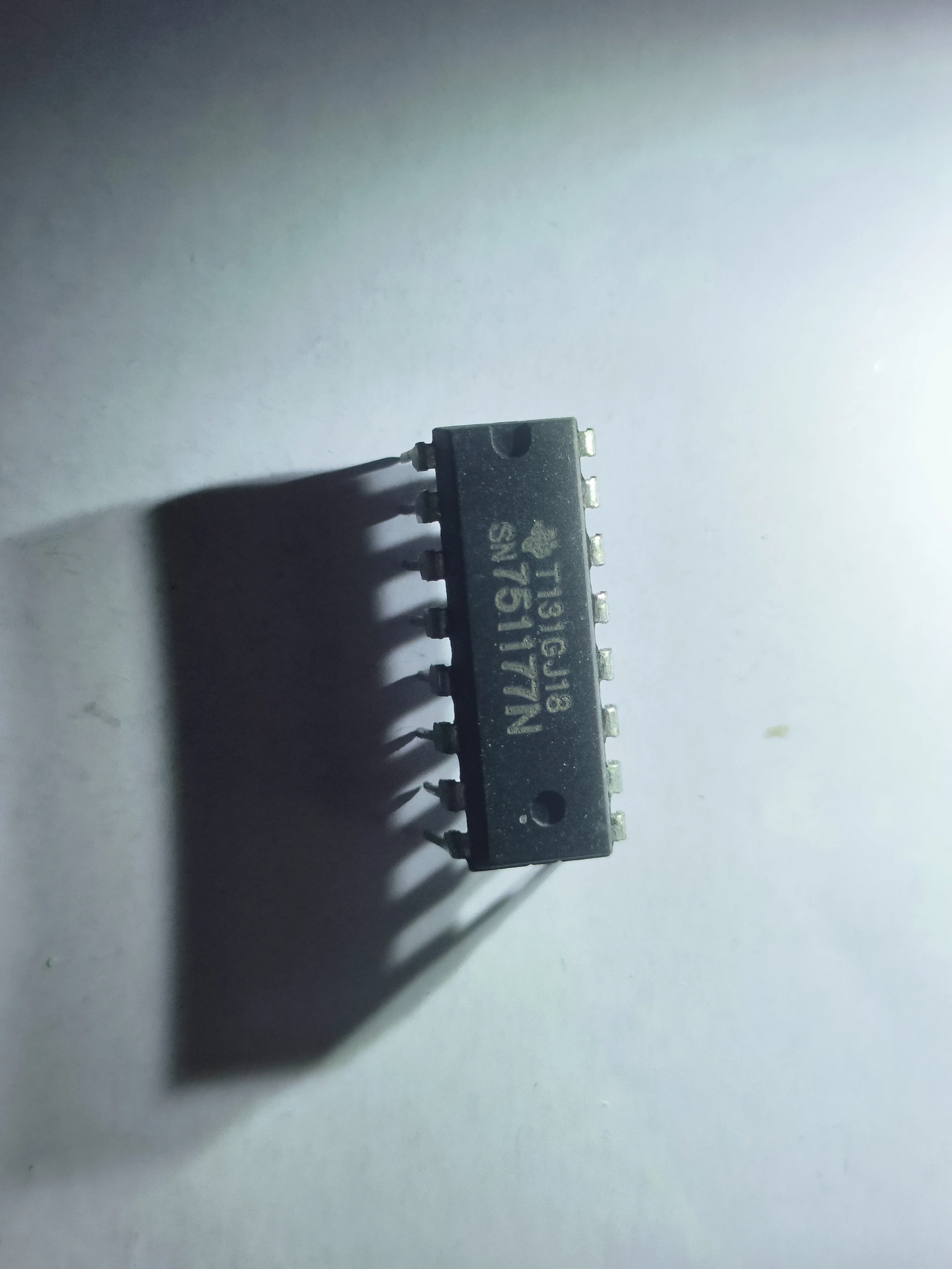 1PCS SN751177N   Dual Differential Driver/Receiver Pairs 16-P DIP -20 to 85 Ming