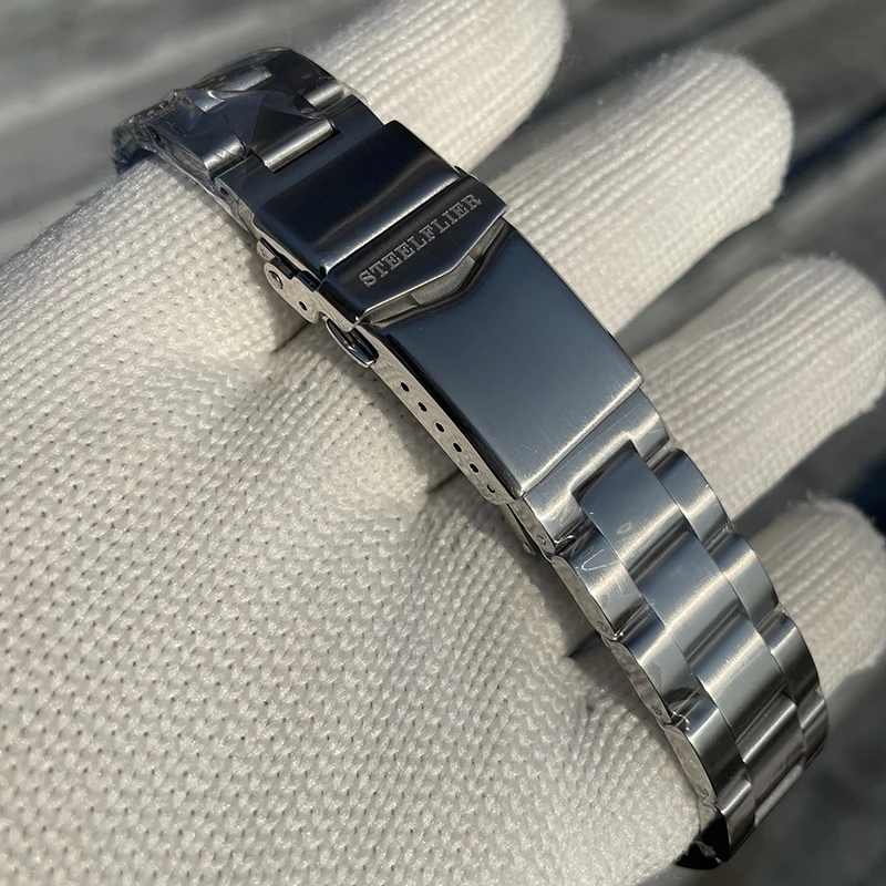 STEELFLIER Men Chronograph Watch 39mm Quartz Wristwatch 200M Waterproof BGW-9 Luminous Sapphire Mirror VK63