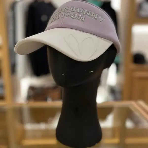 قناع جولف بسيط للنساء، تصميم بدون إطار مع حماية من الأشعة فوق البنفسجية، قبعة شمسية خفيفة الوزن وجيدة التهوية