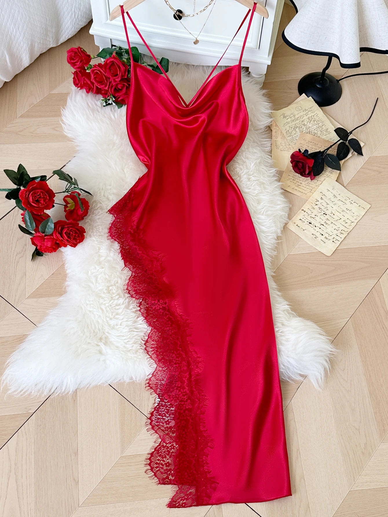 

Sexy lace patchwork pajamas comfortable and casual long and comfortable women's nightgown