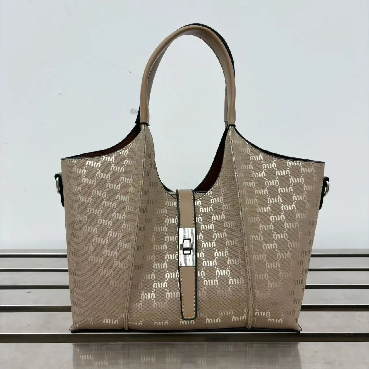 sac-a-bandouliere-en-cuir-pour-femmes-sacs-a-main-de-createurs-celebres-sac-fourre-tout-classique-et-elegant-pour-sacs-a-couches-professionnels-et-decontractes