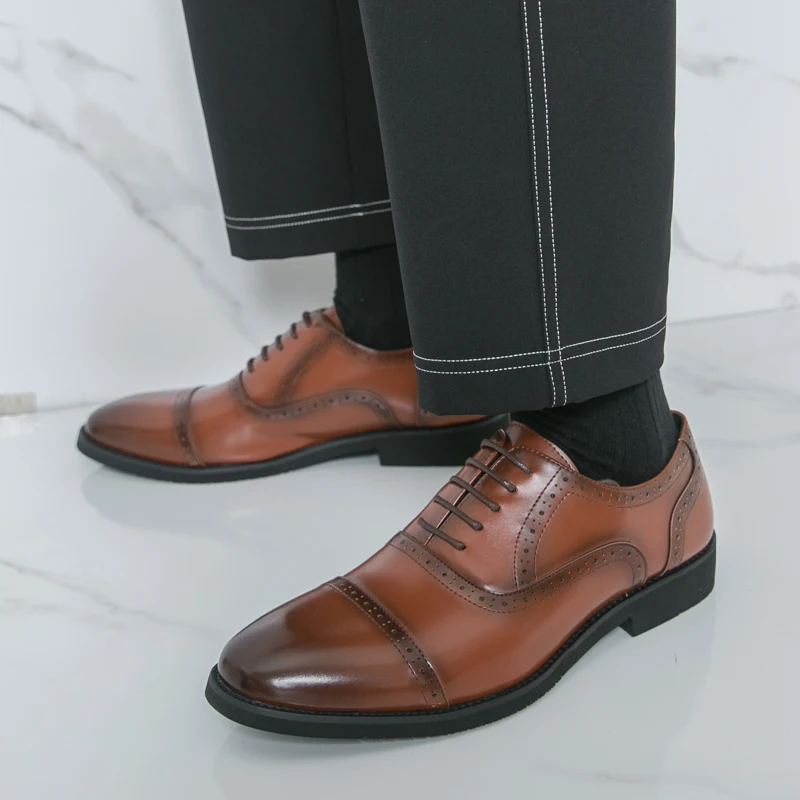 

2026 Classic Men's Comfortable Lace Up Blok Carved Derby Shoes Fashion Brand Men's Pointed Banquet Wedding Business Oxford Shoes