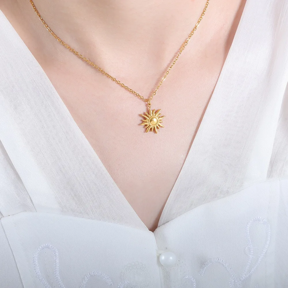 Retro Alloy Simple Elegant Electroplating Sun Pendant Metal Texture Pendant