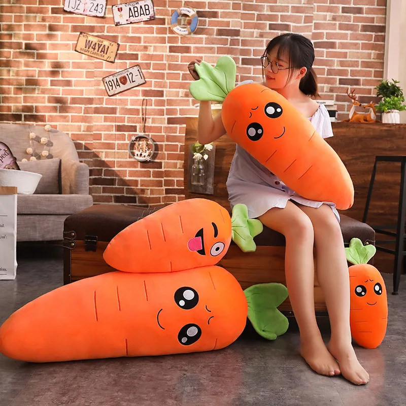 Peluche creativo carota con simpatiche piante di espressione bambole ripiene morbido cuscino lungo per dormire decorazione della casa regali di compleanno