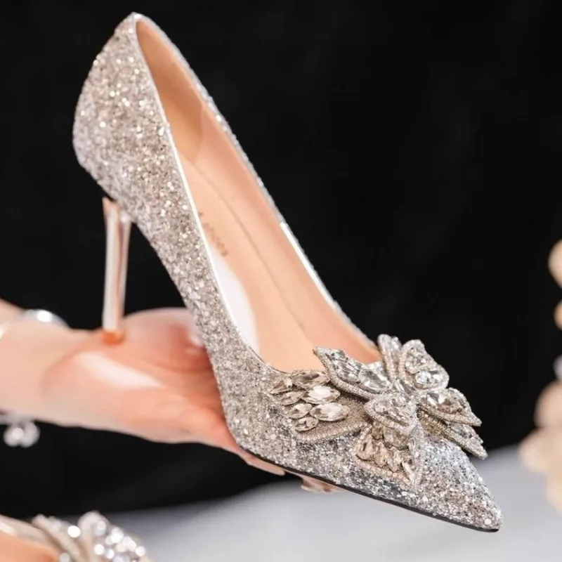 

Spring New Style Popular Pointed Toe High Heel Sexy Transparent Rhinestone Knot Fashion Single Silver Plus Size Zapatos Mujer