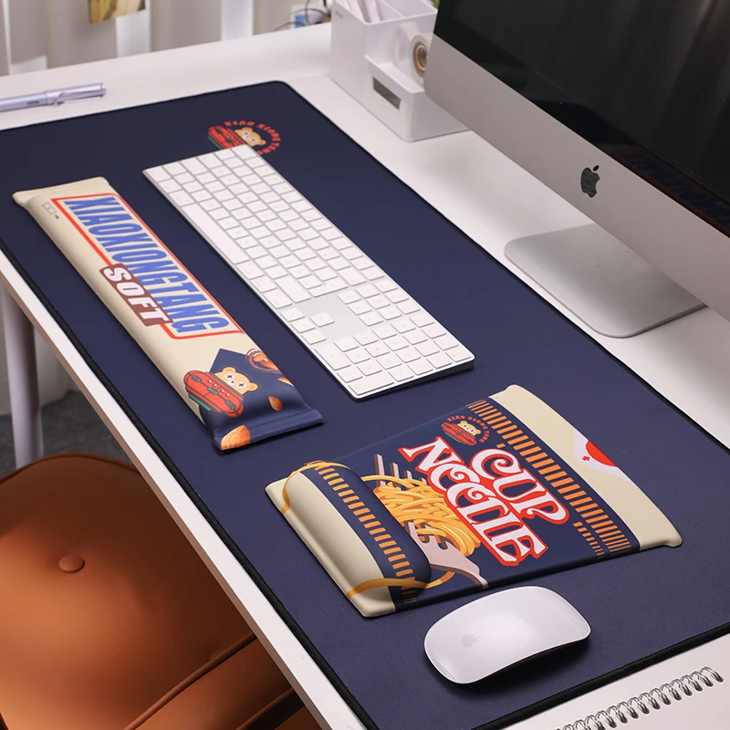 

Creative Instant Noodle Mouse Pad with Wrist Rest Keyboard Hand Rest Laptop Rest for Office Use Extra-Large Desk Pad