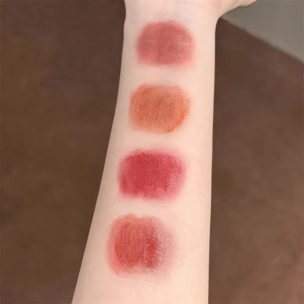 4 Farben Nicht-Klebender Lipgloss-Stift Glasglanz Wasserleichter Lippenstift Tint Feuchtigkeitsspendender Lippenbalsam Make-up