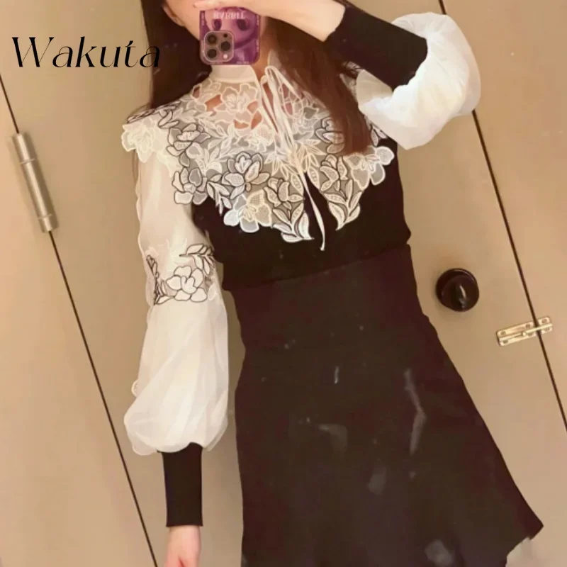 WAKUTA-camisetas Retro japonesas para Mujer, Tops con lazo de encaje, cuello de linterna, Mangas de empalme, flores dulces, prendas de punto de otoño