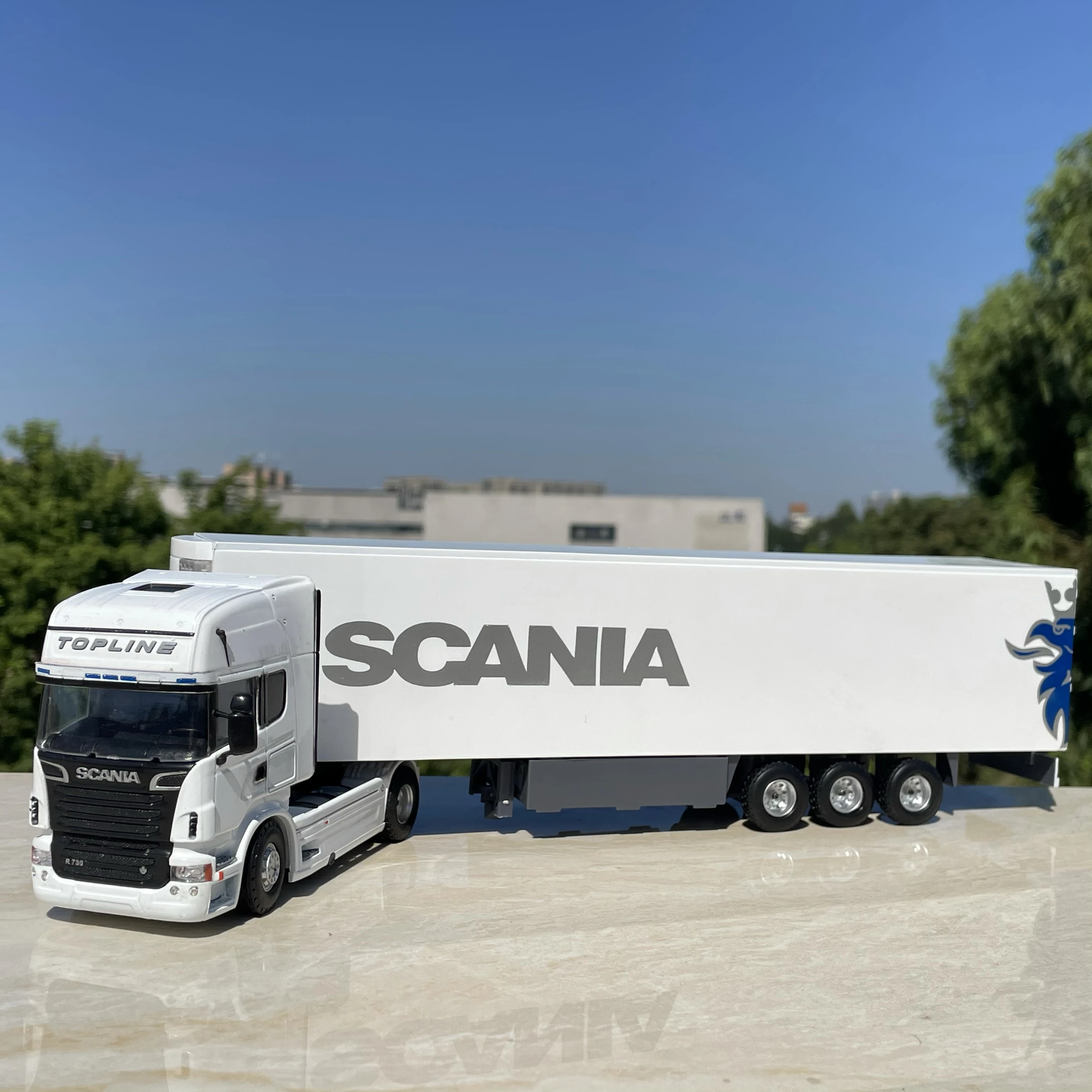 1:50 Scale Diecast Alloy Scania Truck Towing Truck Toys Cars Model Classics Nostalgia Adult Gifts Souvenir Static Display