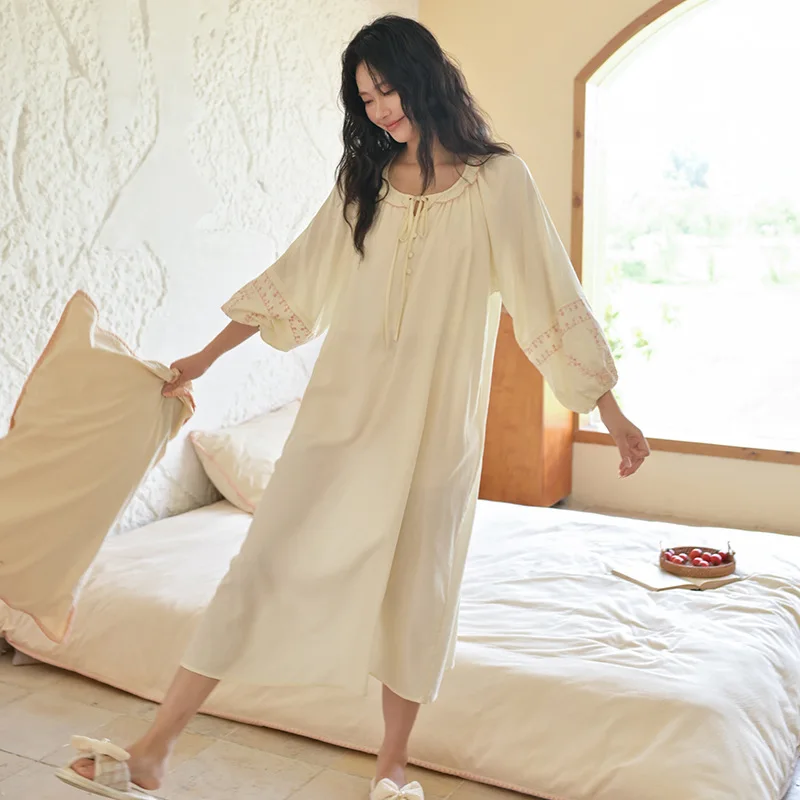 

Женская винтажная длинная стильная ночная рубашка с вышивкой, весенне-осенняя свободная ночная рубашка с длинными рукавами, большие размеры, повседневная ночная рубашка больших размеров