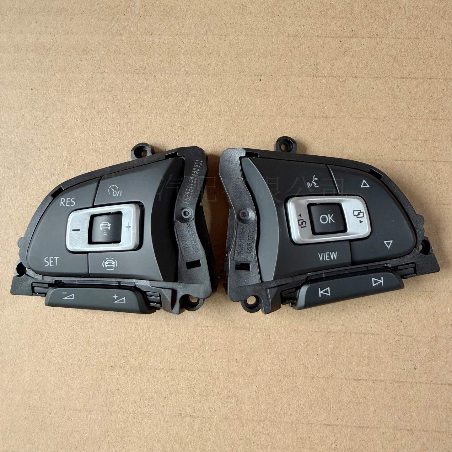 Left Right Steering Wheel Button Cover For Golf 7 MK7 Lamando Sportsvan ACC Key Shell Matte Silver Bright Silver Available