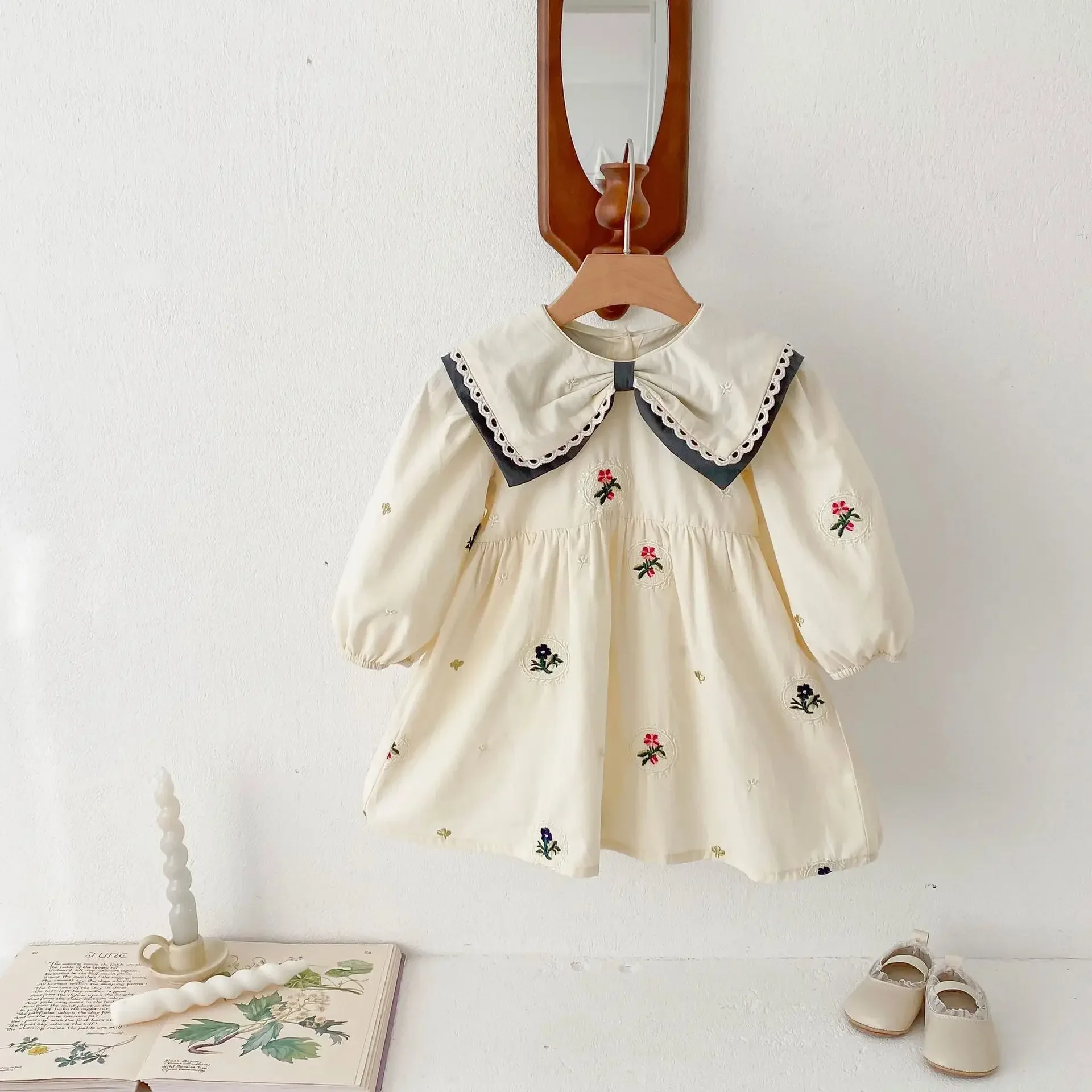 2024 Baby Girls Beautiful Embroidery Dress/Romper Sister Newborn Wear Fashion Bow Birthday Spring Autumn Dresses Body Clothes