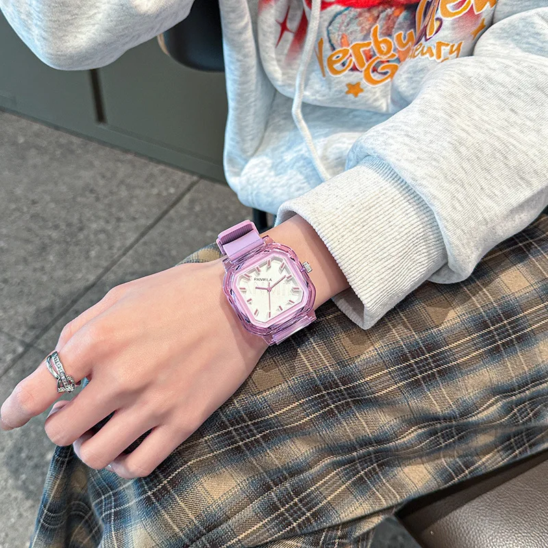 New Stylish And Simple Student Watch, Square Dial, Silicone Strap, Women'S Quartz Watch, High-Quality Selected Timepiece.