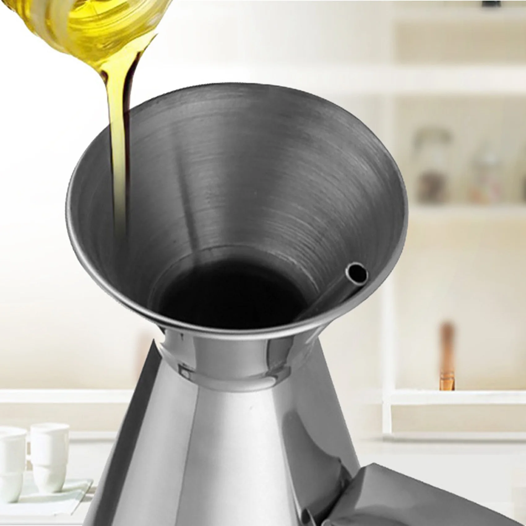 

A48I 250ML Stainless Steel Olive Oil Bottle Vinegar Sauce Seasoning Dispenser Condiment Storage Container for Kitchen