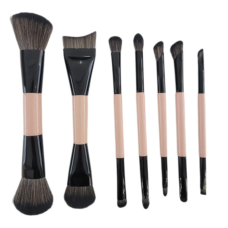 

Makeup Brush Set Of 7 Pieces: Loose Brush, Lip Brush, Blush Brush, Beauty Eyeshadow Brush, Fishtail Foundation Brush