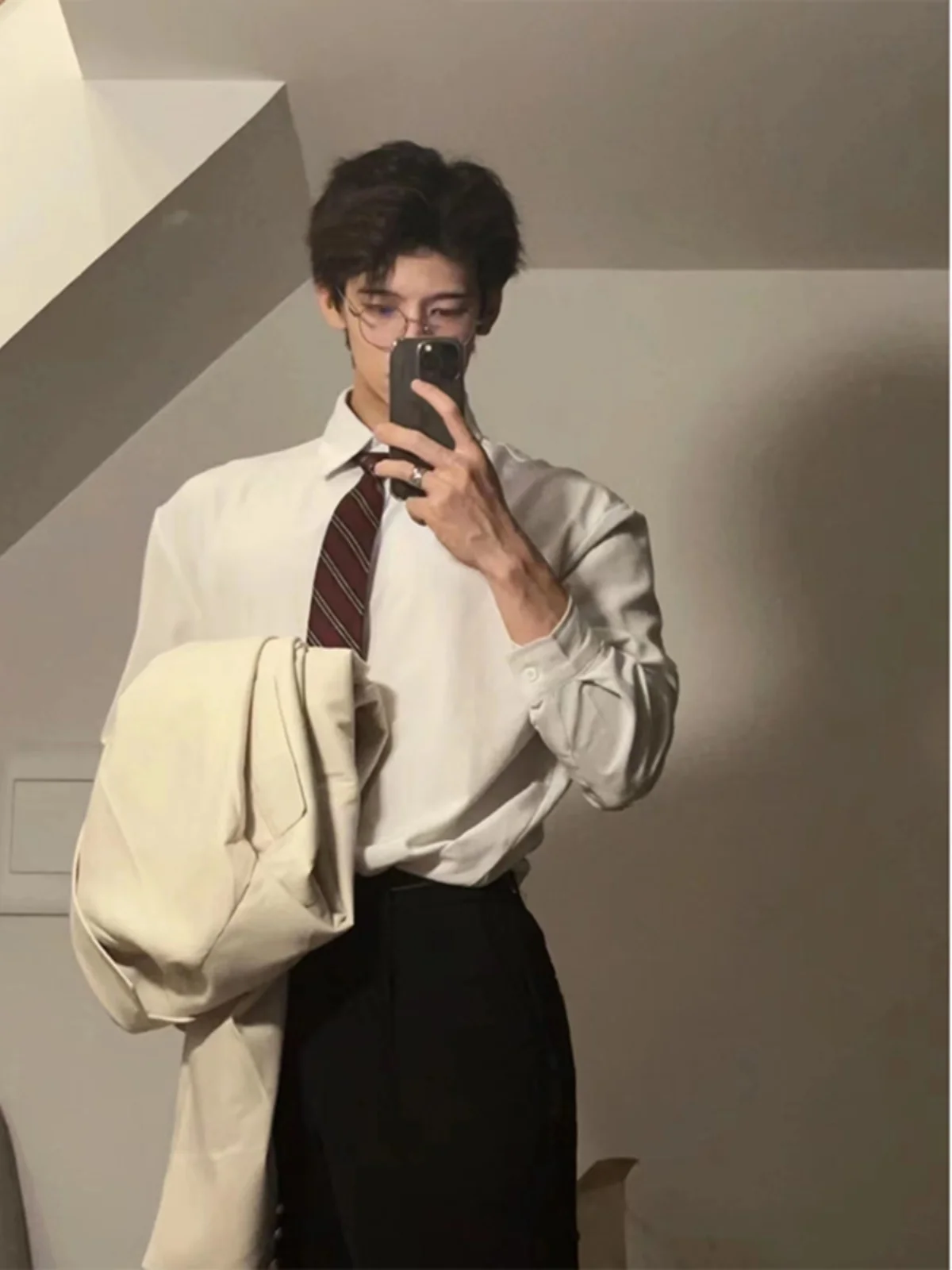 

Мужская нижняя одежда Pure White: модная непальянская рубашка-поло свободного кроя в корейском стиле, молодежный тренд