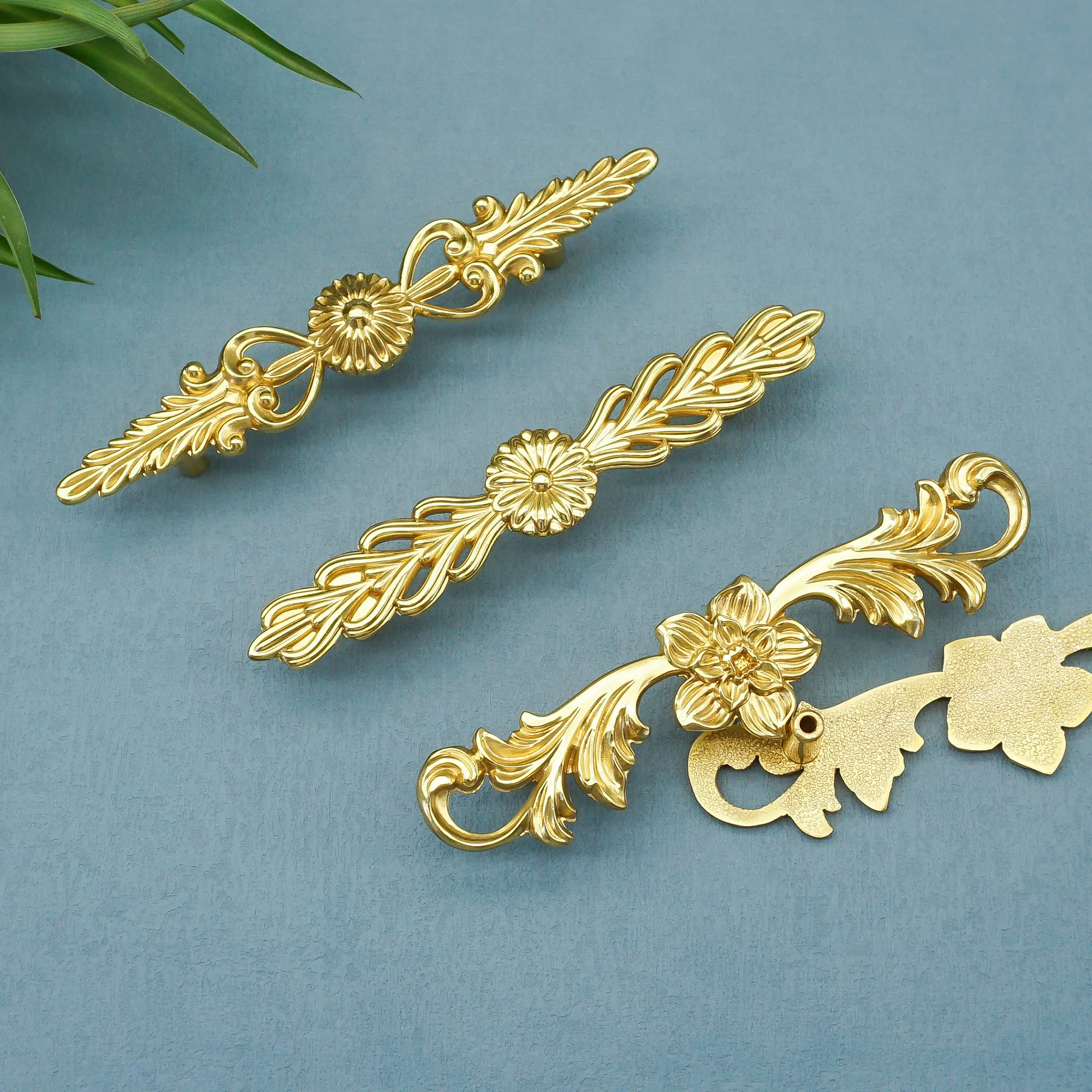 

Solid Brass Flower shape Gold Kitchen Cabinet Pulls Home Decor Wardrobe Dresser Handles Creative Drawer knob Furniture Hardware
