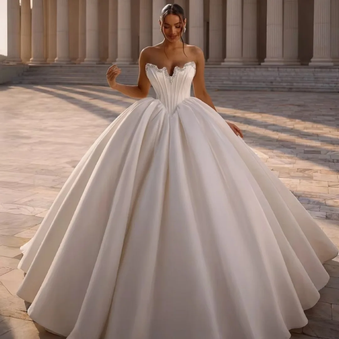Custom Strapless Satin Wedding Dress Sweetheart Beaded Neck Pleated Bodice Princess Ball Gown Chapel Train Bridal Gown Vestido D