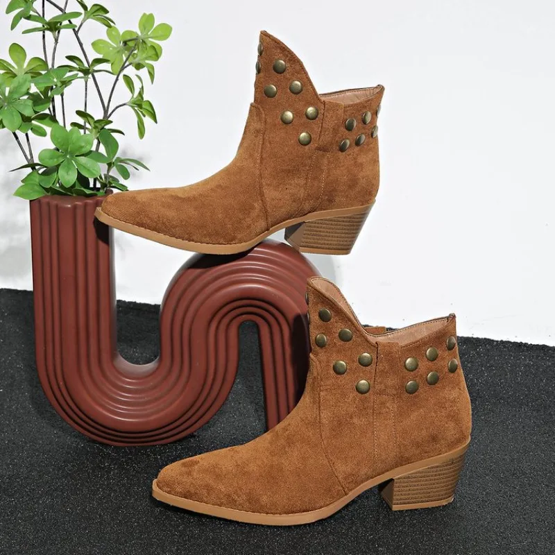 2025 Hot Selling High Quality Stylish Shorthole Boot Autumn New Pointed Toe Suede Rivet Non-Slip Wear-Resistant Block Heel Boots