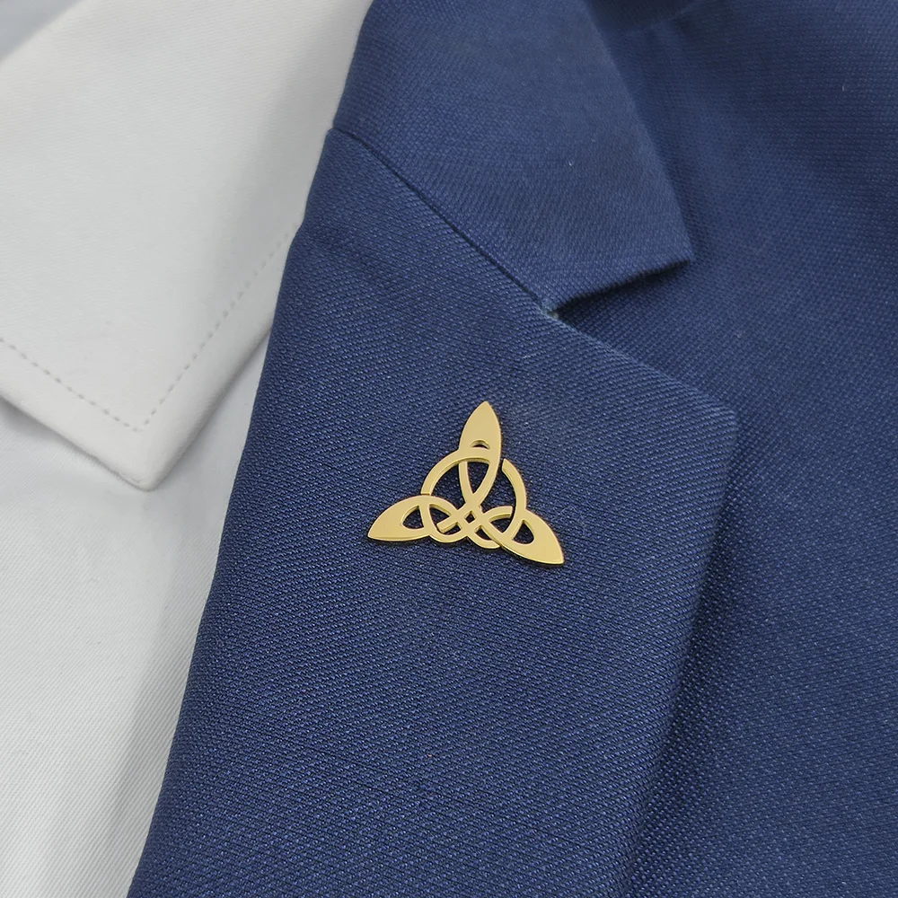316L Stainless Steel 18K Gold Plated Celtic Trinity Knot Lapel Pin Irish Symbol Hollow Brooch Suit Collar Pin Jewelry Gift