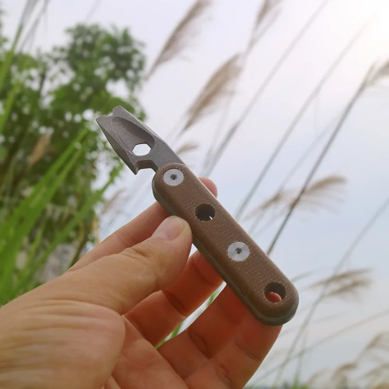 Multi Functional Titanium Alloy Outdoor EDC Pry Bar Pocket Bottle Opener Portable Back Clip Tool