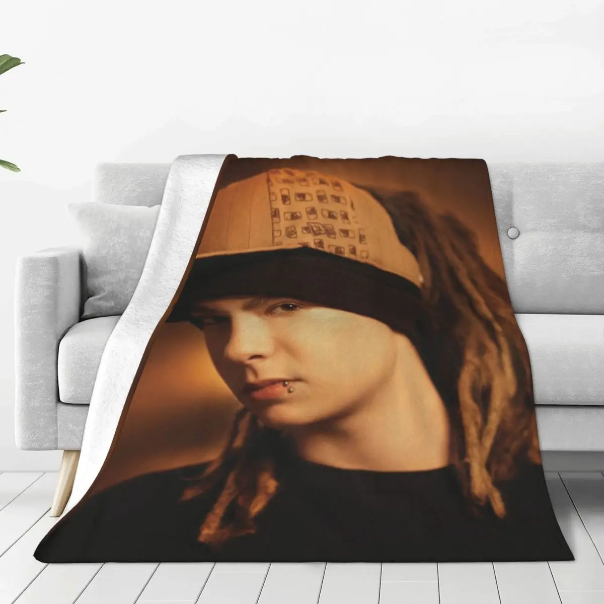 Tokio Hotel Tom Kaulitz Music Band Blanket Soft Warm Flannel Throw Blanket Plush for Bed Living room Picnic Travel Home Couch