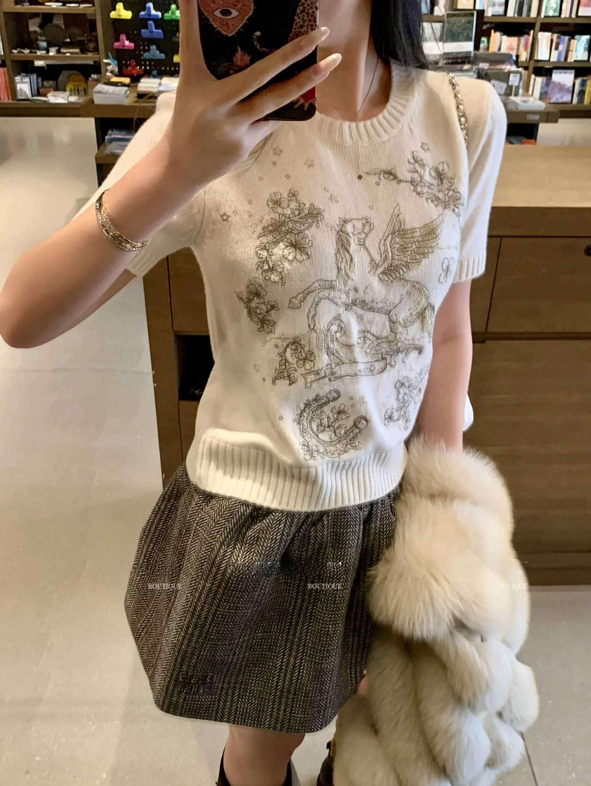 

Вязаный джемпер с эффектом похудения, плотной вязки, с вышивкой, короткий рукав, круглый вырез, повседневный, весенний, модный, для женщин