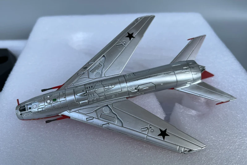 1/72 Soviet air force MIG-19s fighter model  Kubinka 1960  Alloy collection model