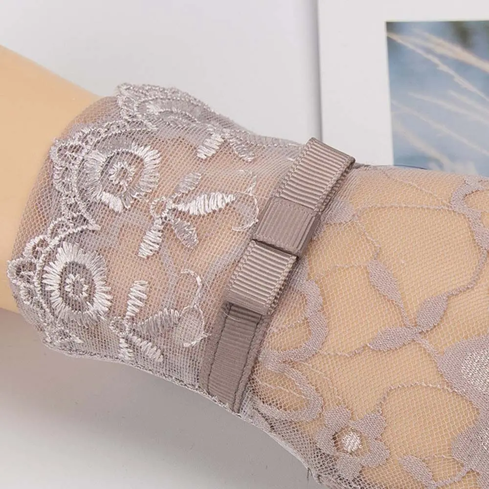 Full-finger Wrist Fashion Lady Lace Flower Women Party Summer Five Fingers Mitts guanti Touch Screen in pizzo guanti sottili