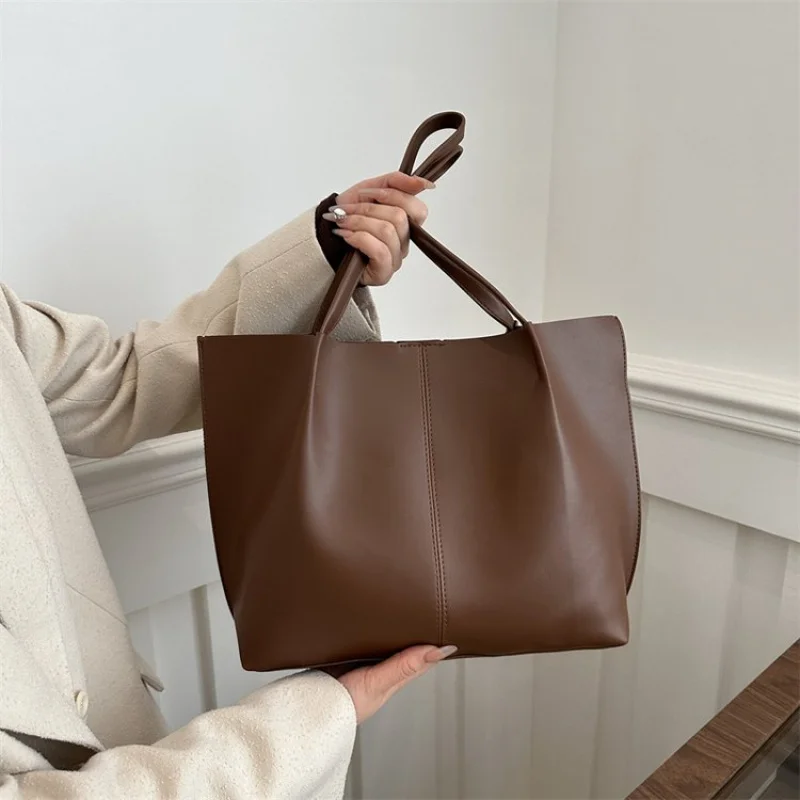 

Famous Designer Leather Women's Handbag Luxury Brand Elegant Popular Classic Elegant Embellishment Vintage Bag​
