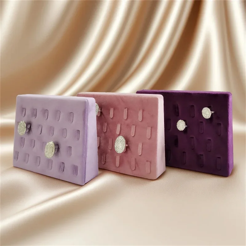 Jewelry Ring Display Props, Display Stand, High-End Window Showcase, 22-Slot Slanted Ring Display.