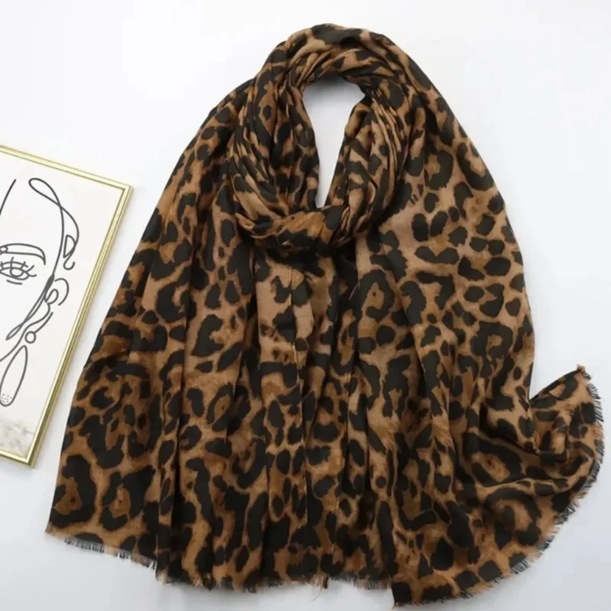 New Scarf Autumn/winter Sexy Leopard Print Headscarf Ladies Fashion Wear Shawl Highlights Female Charm Clothing Accessories